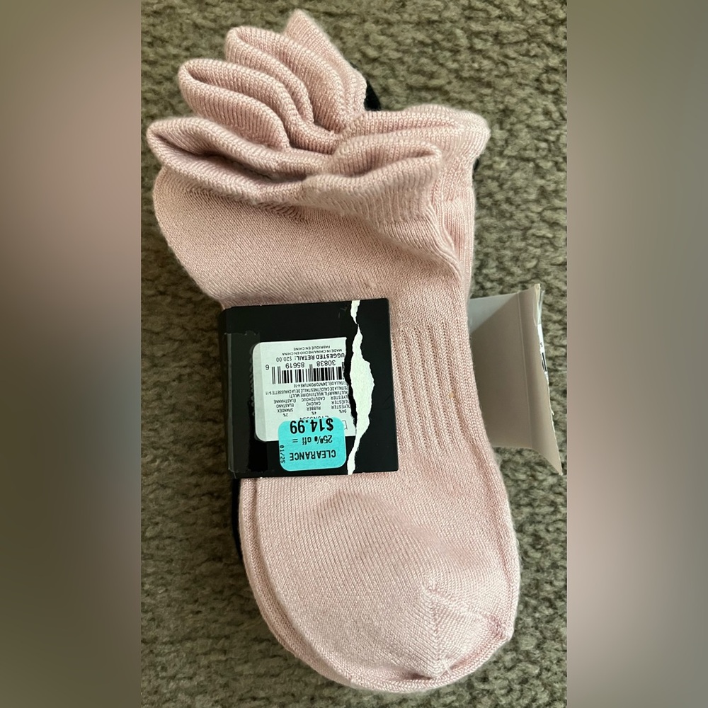 Ellen Tracy Cream Casual Socks for Men - Picture 3 of 3